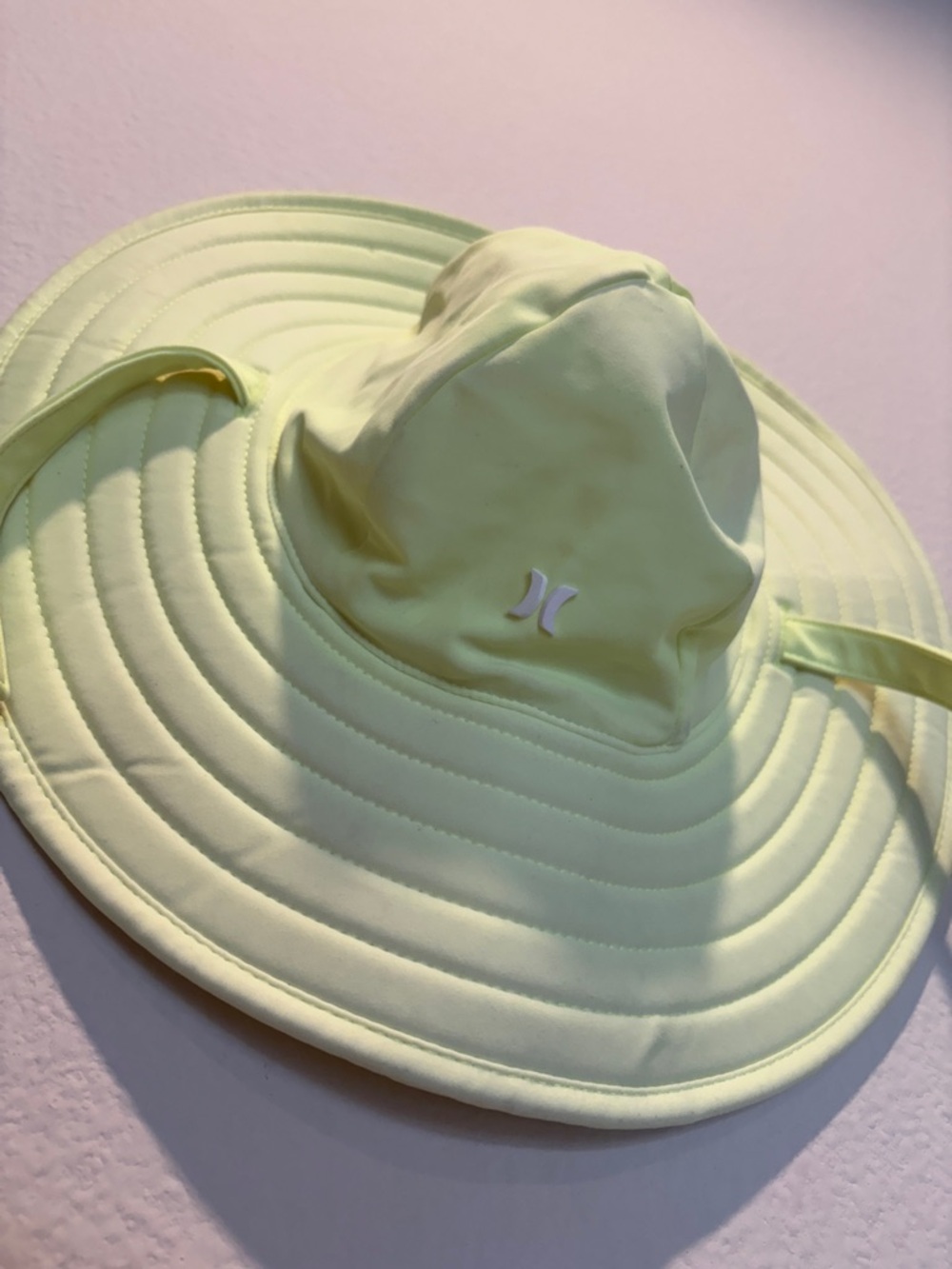 Hurley Neon lemon/ lime sun hat for toddler with neck strap NWOT - Picture 3 of 4